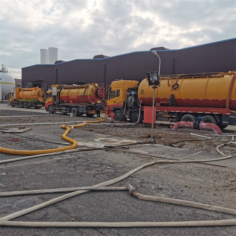 平江污水池清理